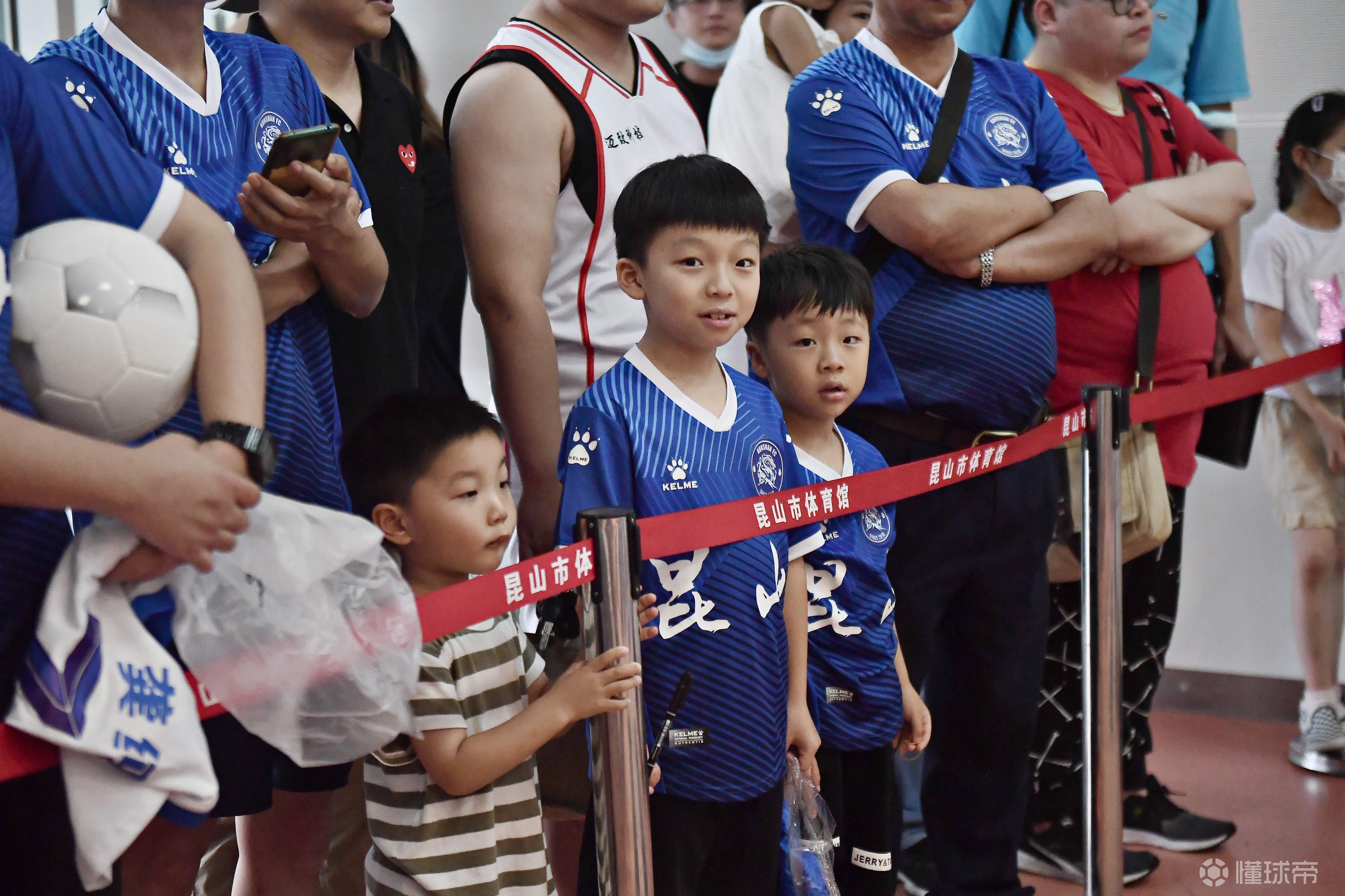 NBA巨星秦晋晋加盟国家队，为国际球赛壮行助力