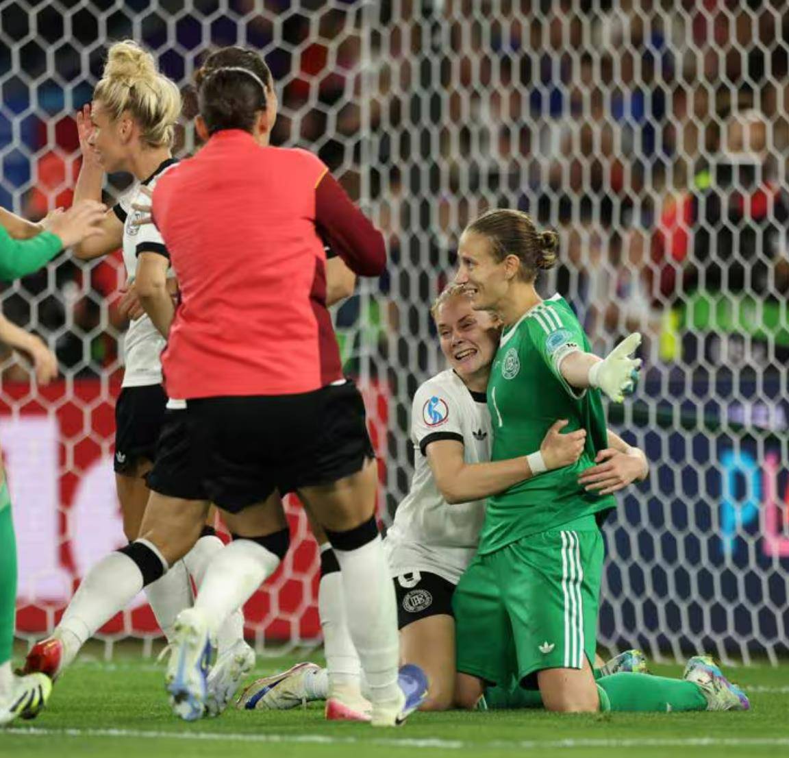 开云体育中国-德国队战胜对手，晋级女足冠军联赛半决赛