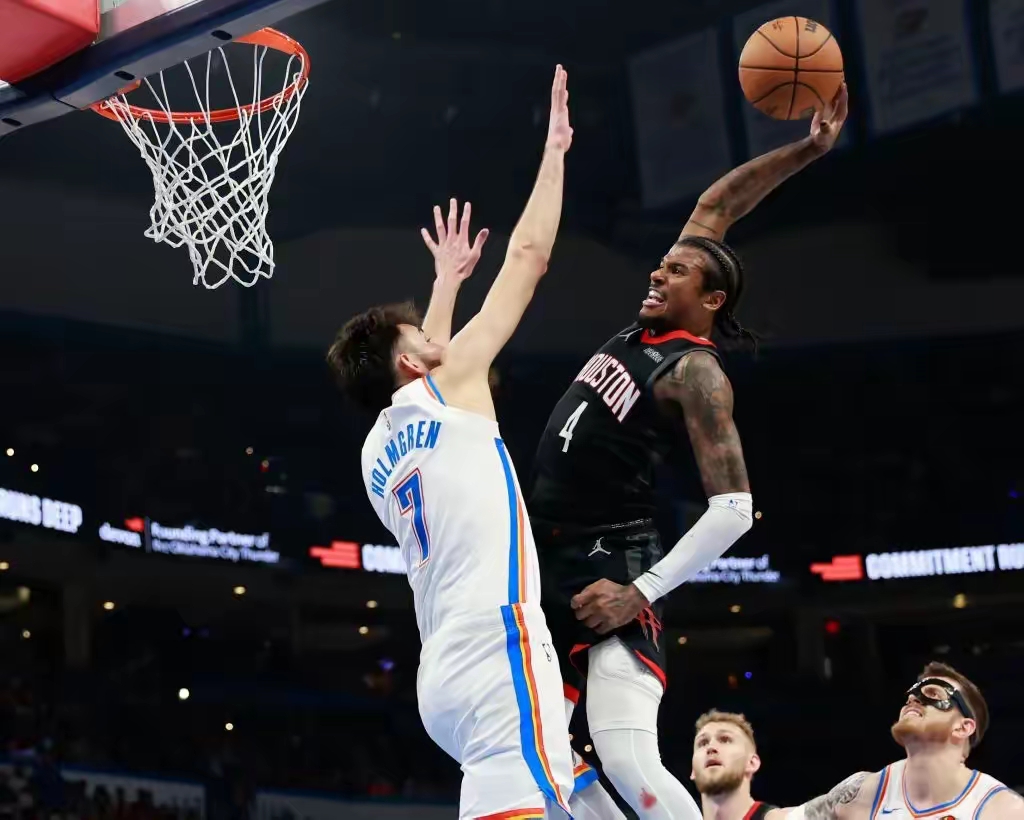 雷霆在客场击败快船,实现逆袭 雷霆在客场击败快船,实现逆袭