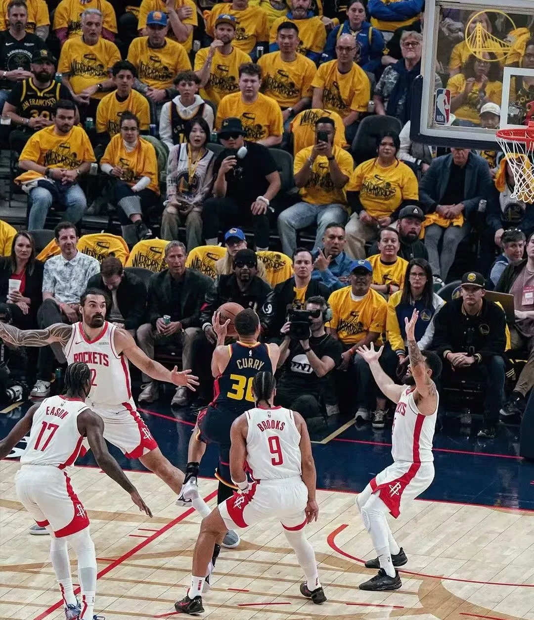 火箭客场不敌篮网,遭遇两连败 火箭客场不敌篮网,遭遇两连败