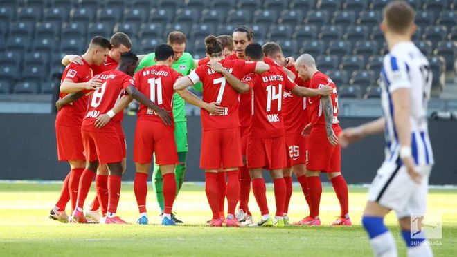 汉堡主场一战定夺胜利,击败柏林赫塔取得关键胜利! 汉堡主场一战定夺胜利,击败柏林赫塔取得关键胜利!