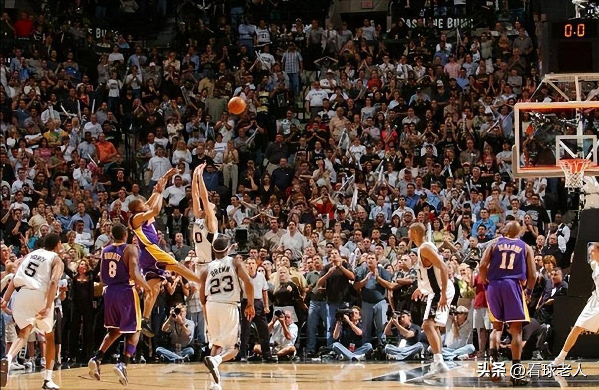 「骑士险胜马刺，西蒙斯关键时刻爆发」