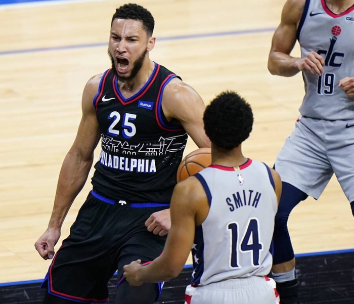 76人击败雷霆，西蒙斯砍下三双数据
