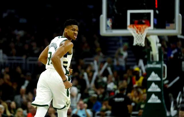 雄鹿力克76人，字母哥压制恩比德